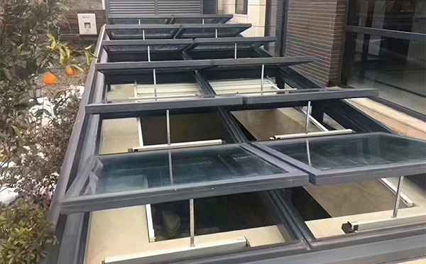 某轨道交通车辆维修车间铜川排烟窗应用